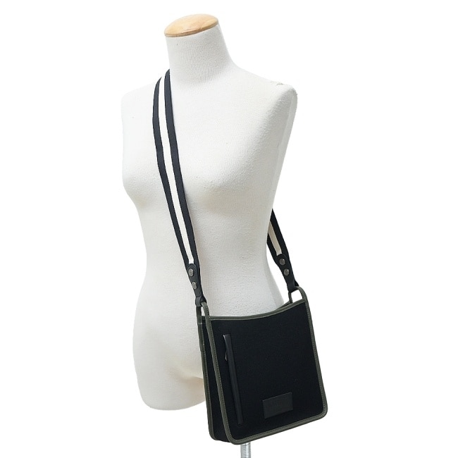 LONGCHAMP LE FOULONNE系列氈製羊毛寬背帶斜背包(小/黑)10275-HFN-001
